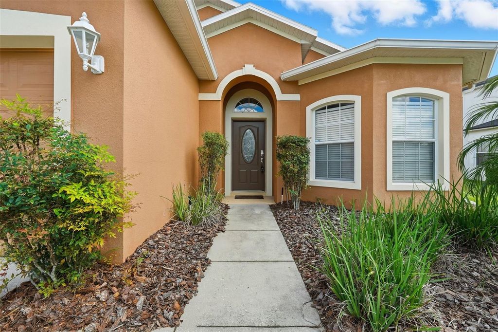 Photo of 872 Sussex Drive, Davenport, FL 33896 (MLS # O6354453)