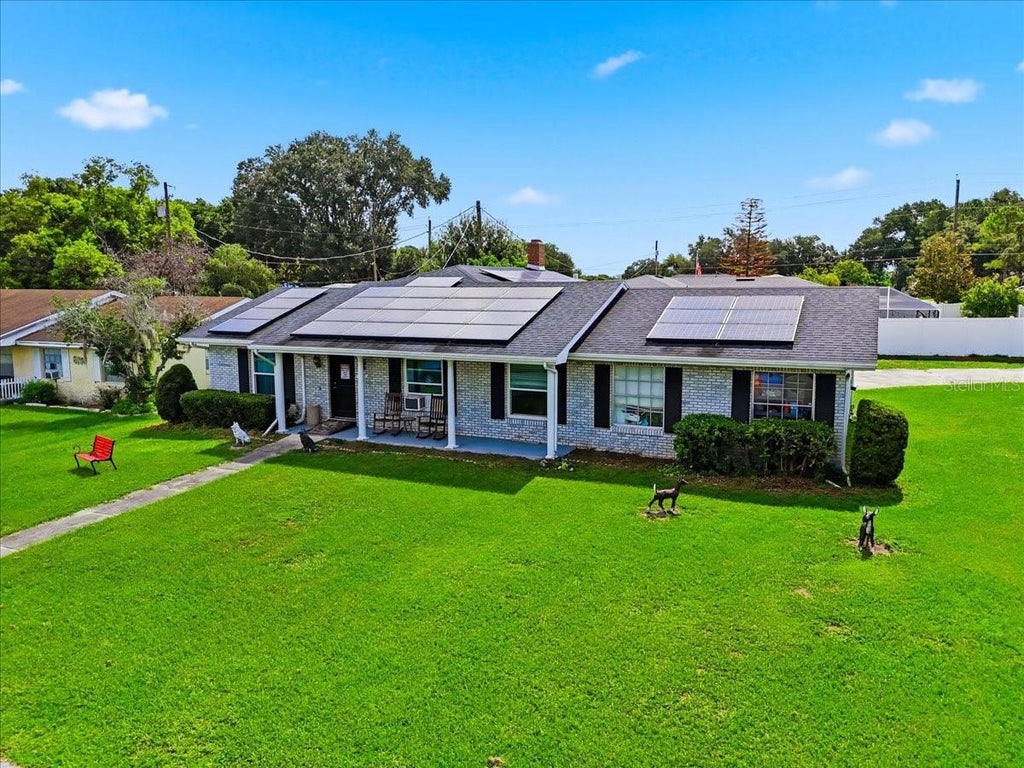 Photo of 408 Lanier Lane, Winter Haven, FL 33884 (MLS # O6428832)