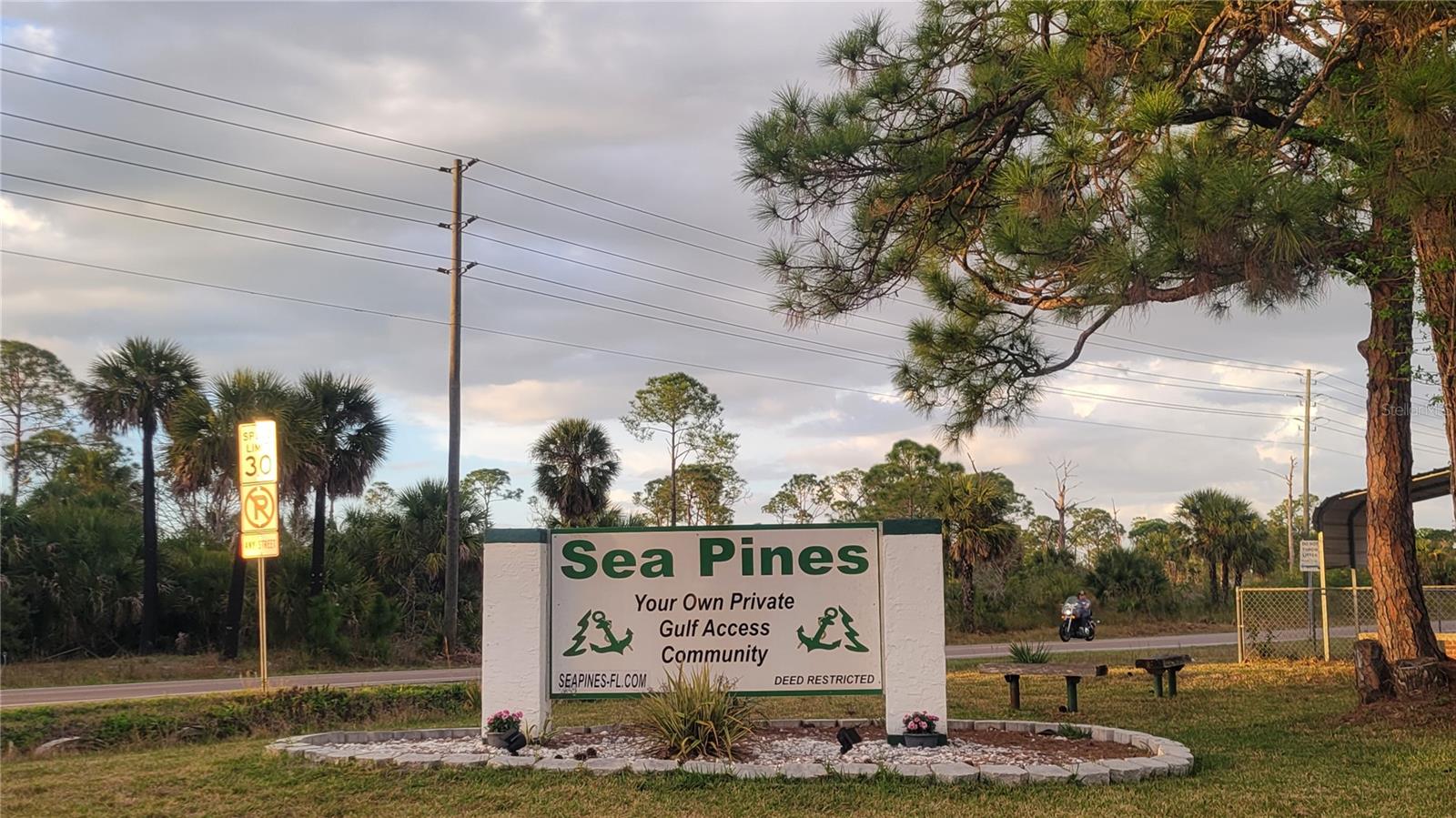 SEA PINES - Land