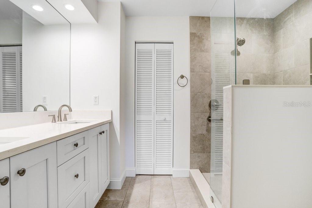 VILLAGE OAKS SEC C - Residential