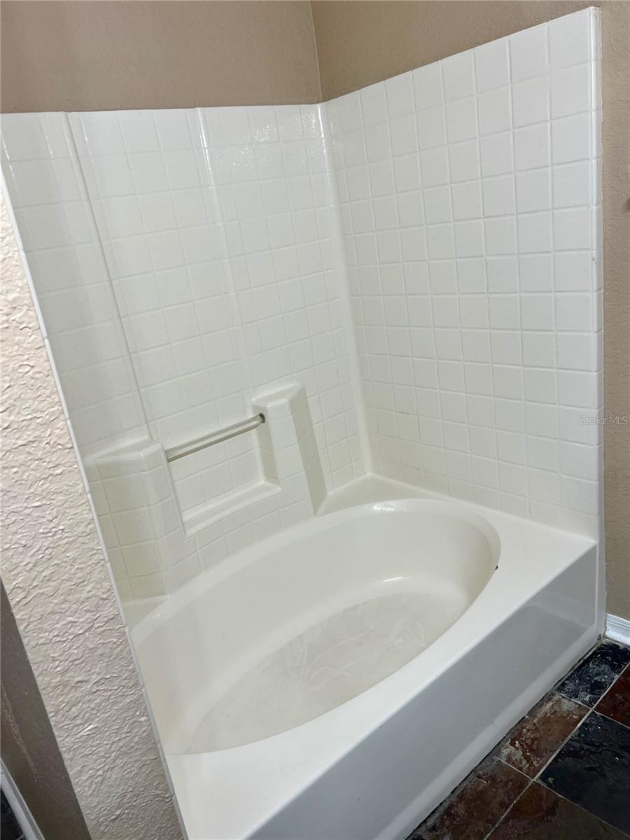 CRESCENT PLACE AT LAKE LOTUS CONDO - Residential Lease