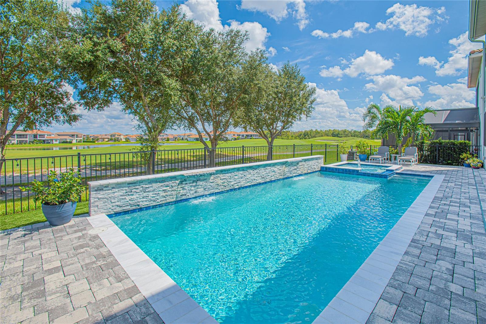 EAGLE CREEK - Residential