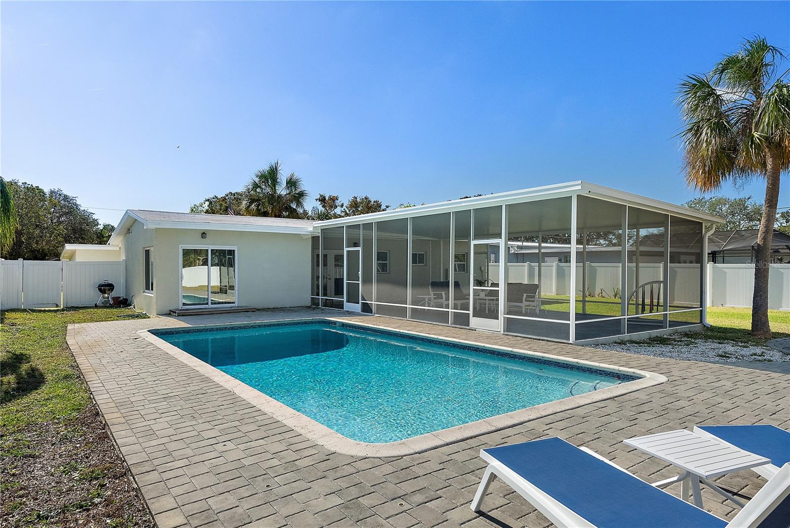 PASADENA ON THE GULF SEC B - Residential Lease