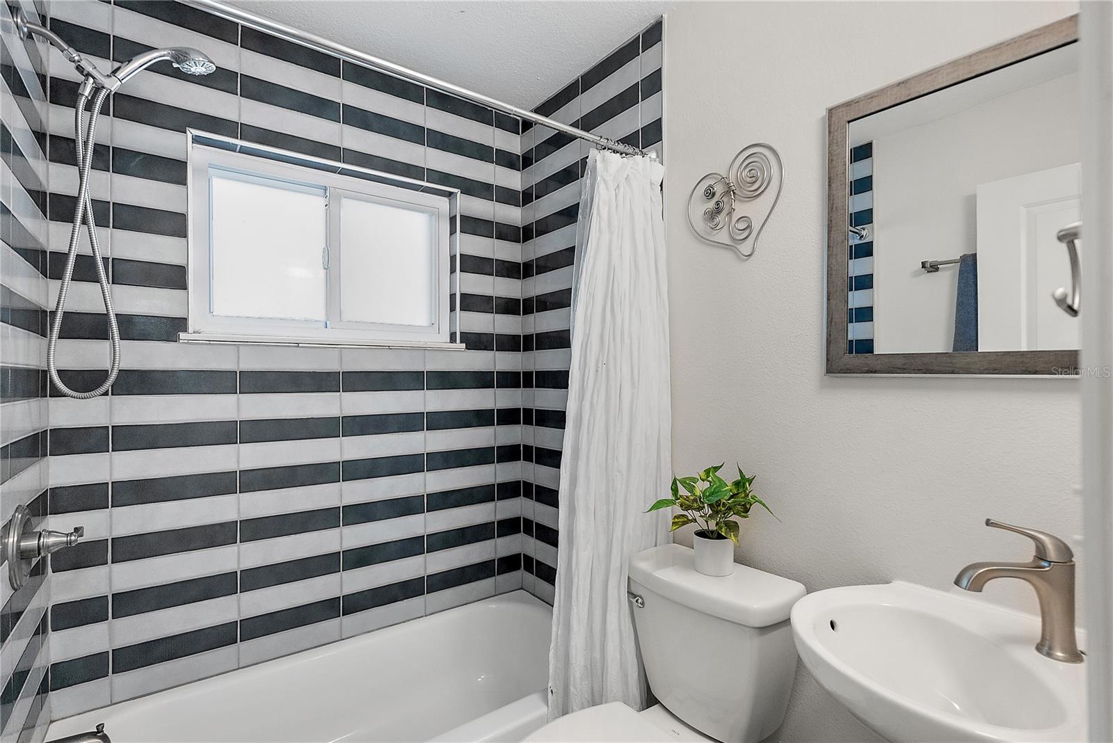 PASADENA ON THE GULF SEC B - Residential Lease