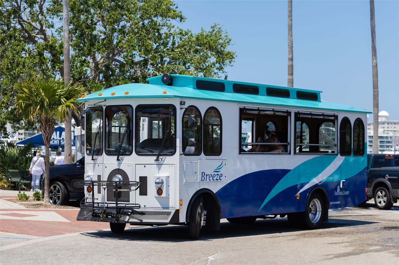 LONGWOOD VILLAS - Residential