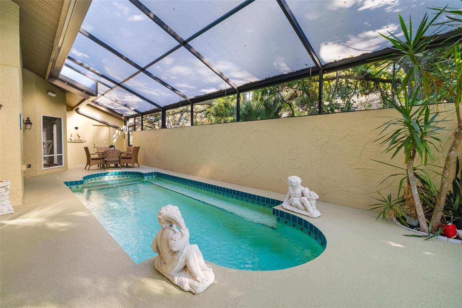 LONGWOOD VILLAS - Residential