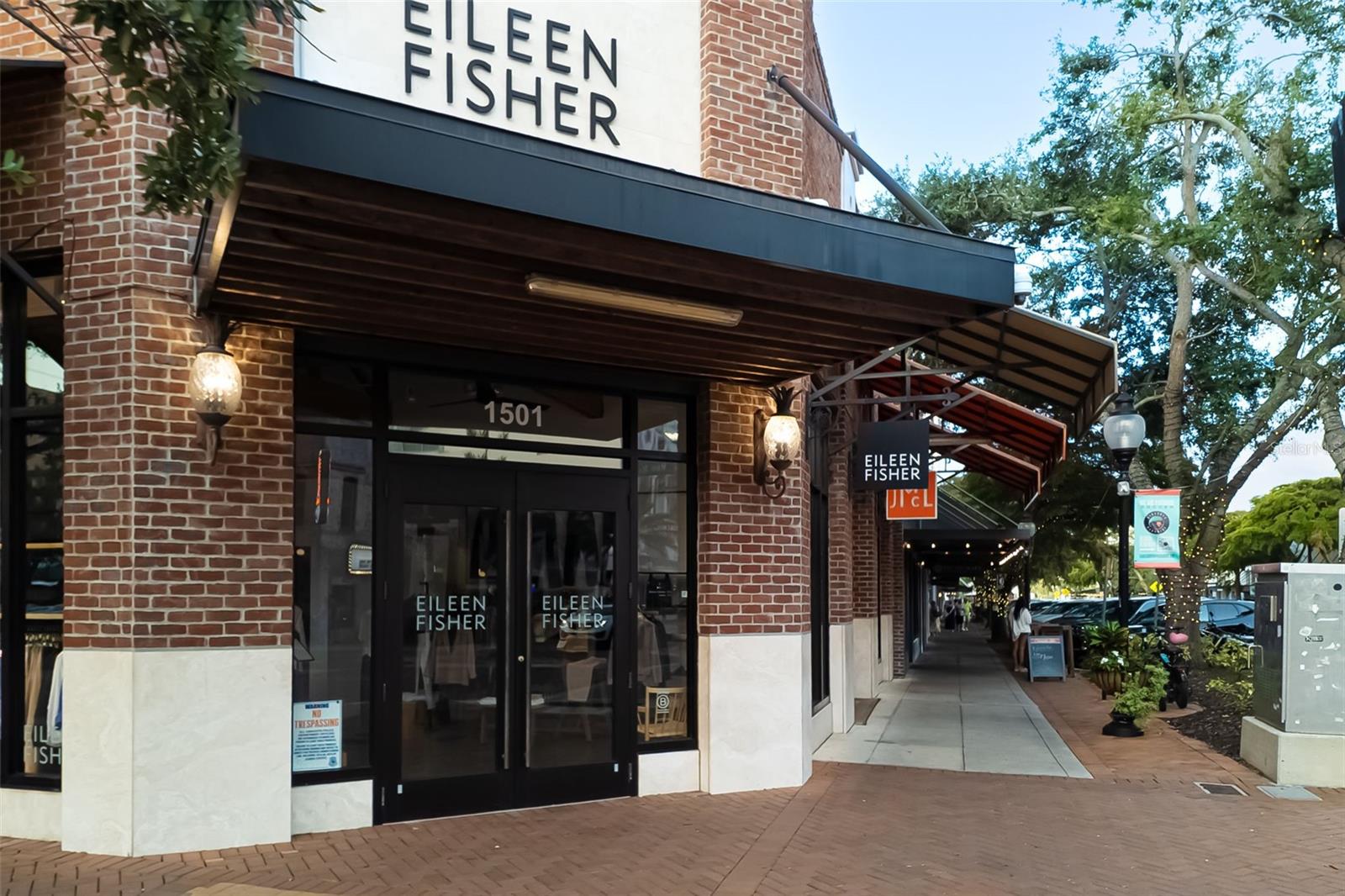 LONGWOOD VILLAS - Residential