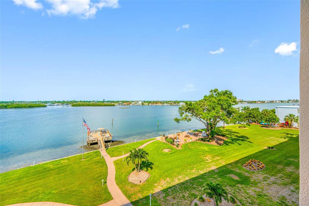 Photo of 1847 Shore Drive S #509, St Petersburg, FL 33707 (MLS # TB8541268)