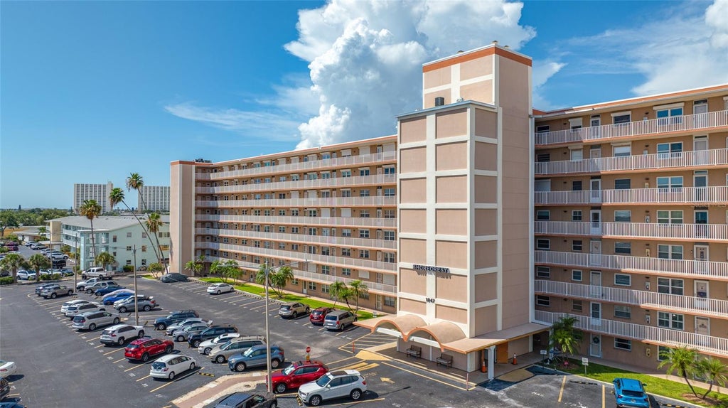 Photo of 1847 Shore Drive S #509, St Petersburg, FL 33707 (MLS # TB8541268)