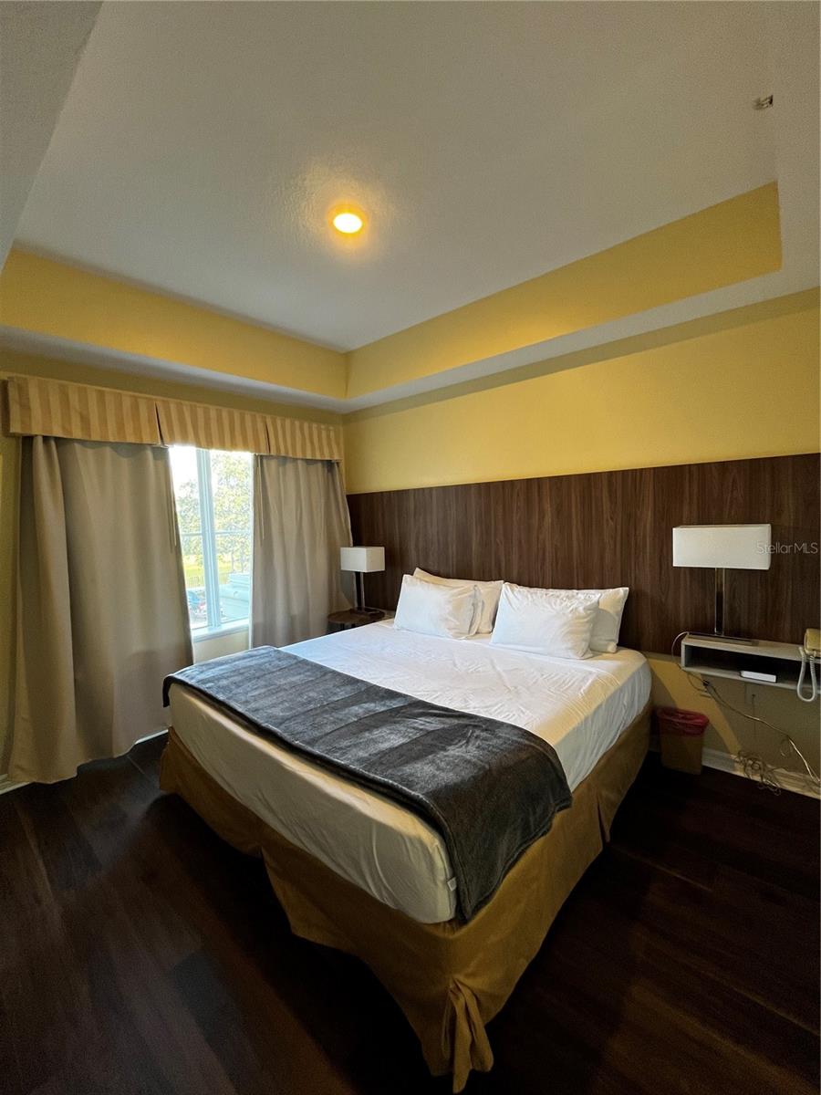 7383 UNIVERSAL BLVD 208