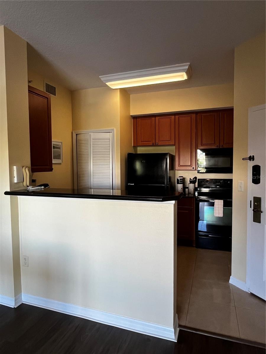 7383 UNIVERSAL BLVD 208