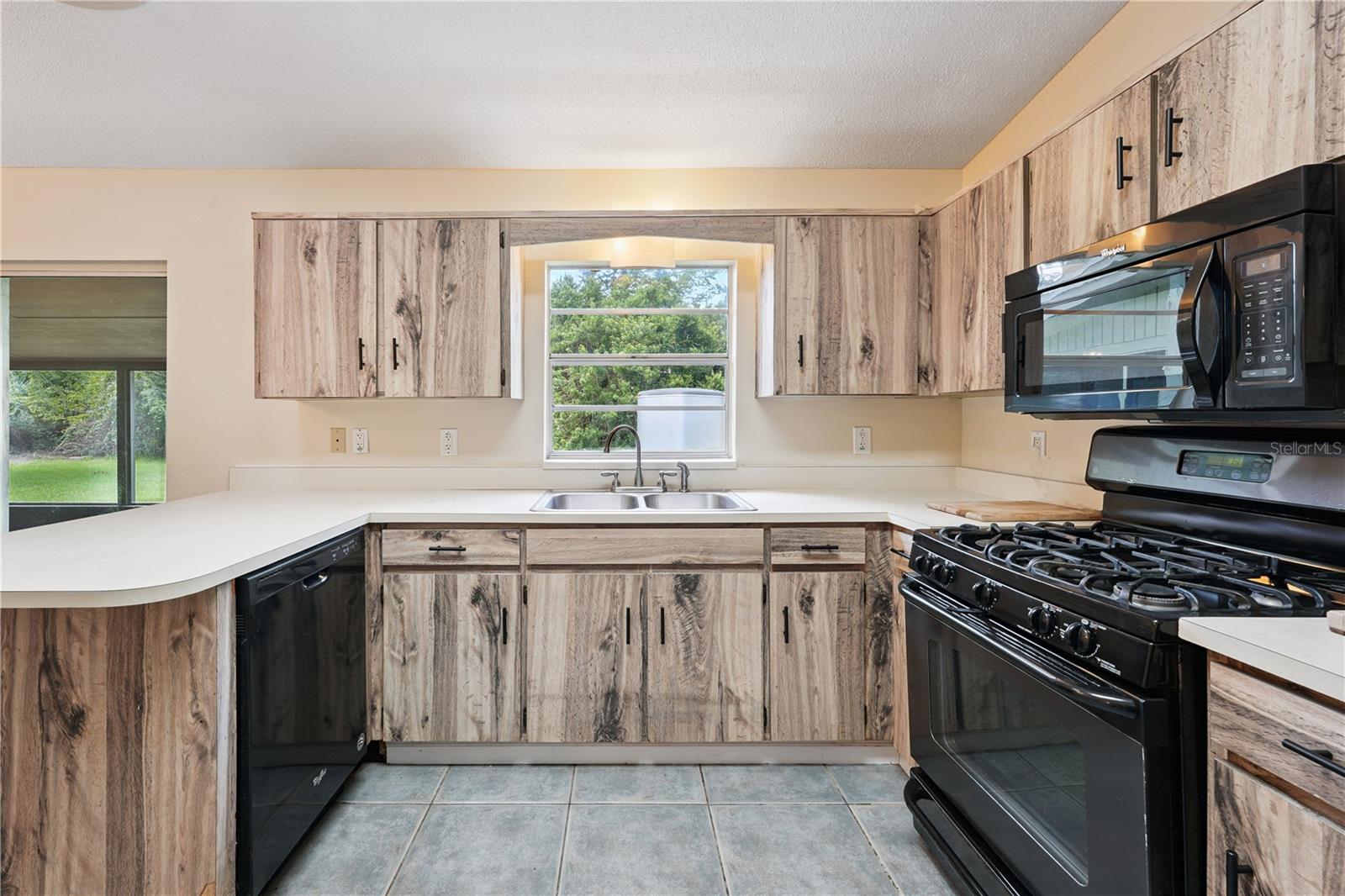 HILLCREST UR SUB - Residential