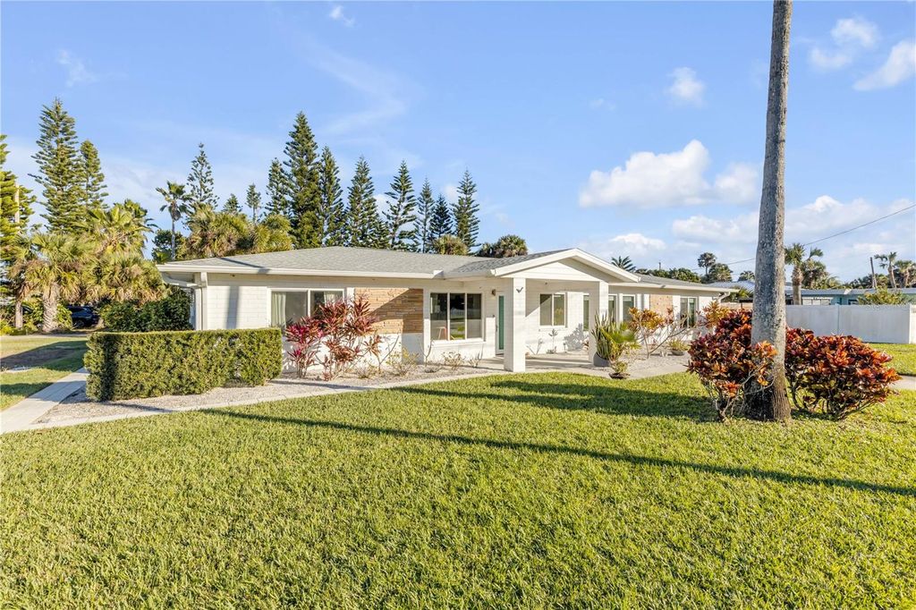 Photo of 905 N Peninsula Avenue, New Smyrna Beach, FL 32169 (MLS # NS1086915)