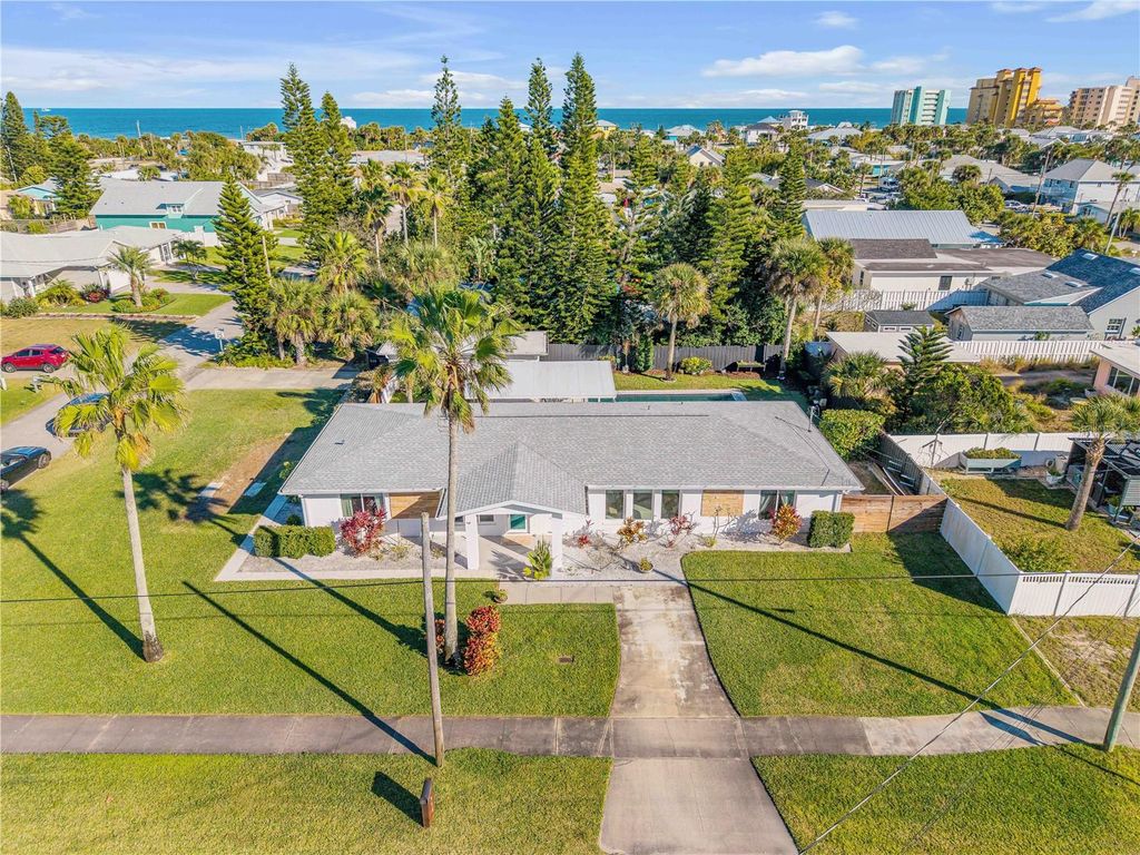 Photo of 905 N Peninsula Avenue, New Smyrna Beach, FL 32169 (MLS # NS1086915)