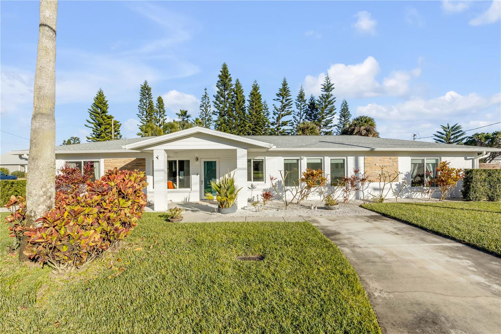 905 N PENINSULA AVENUE