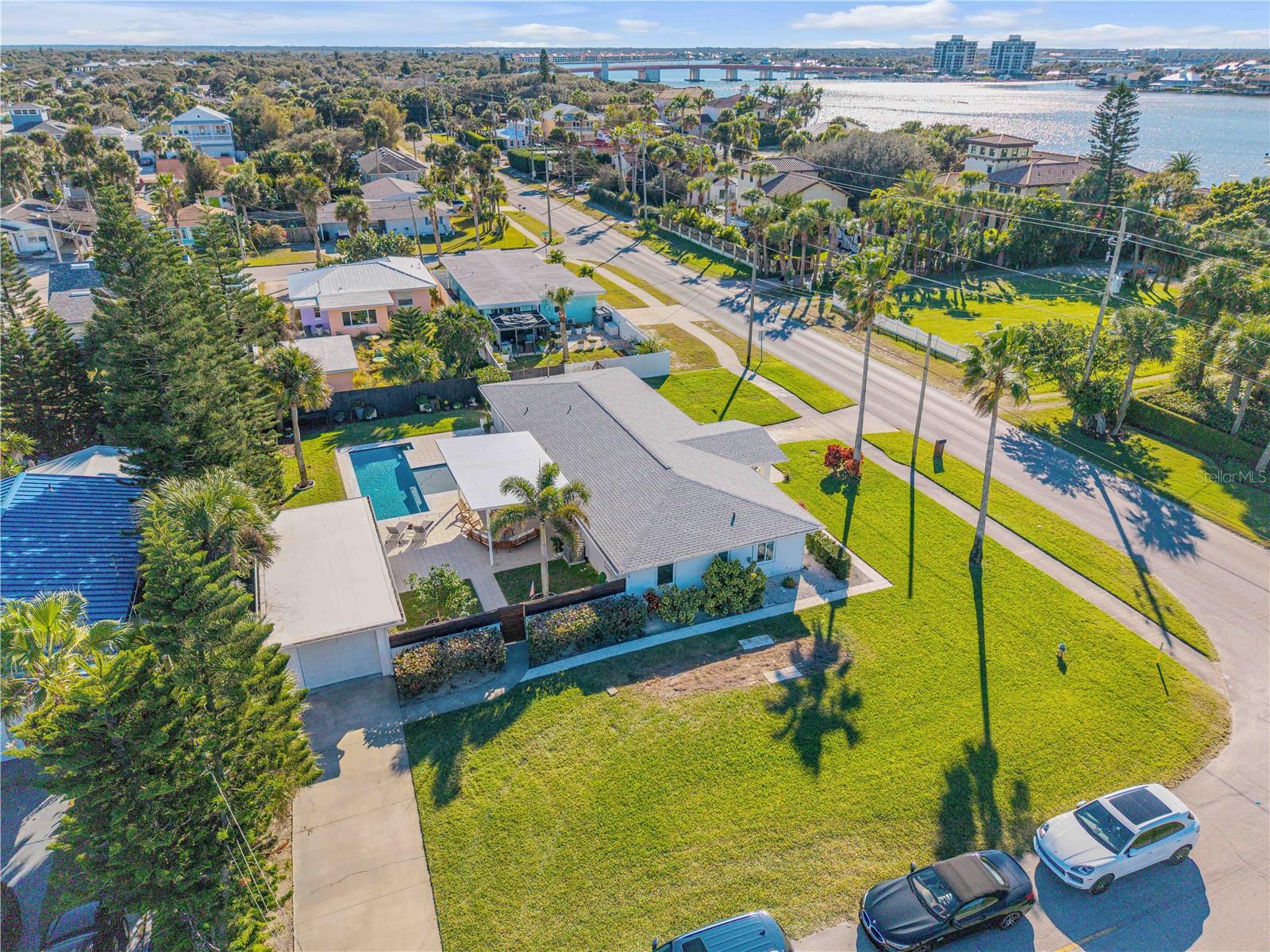 905 N PENINSULA AVENUE