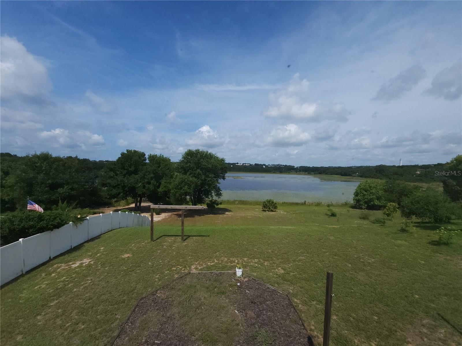 912 N JACKS LAKE ROAD