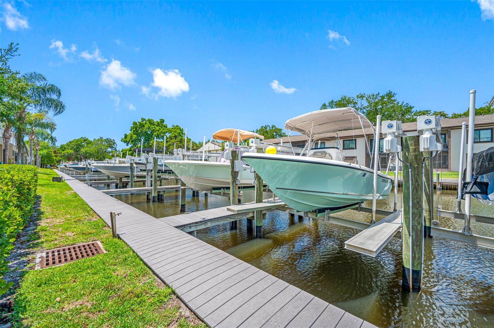 870 CALLISTA CAY LOOP