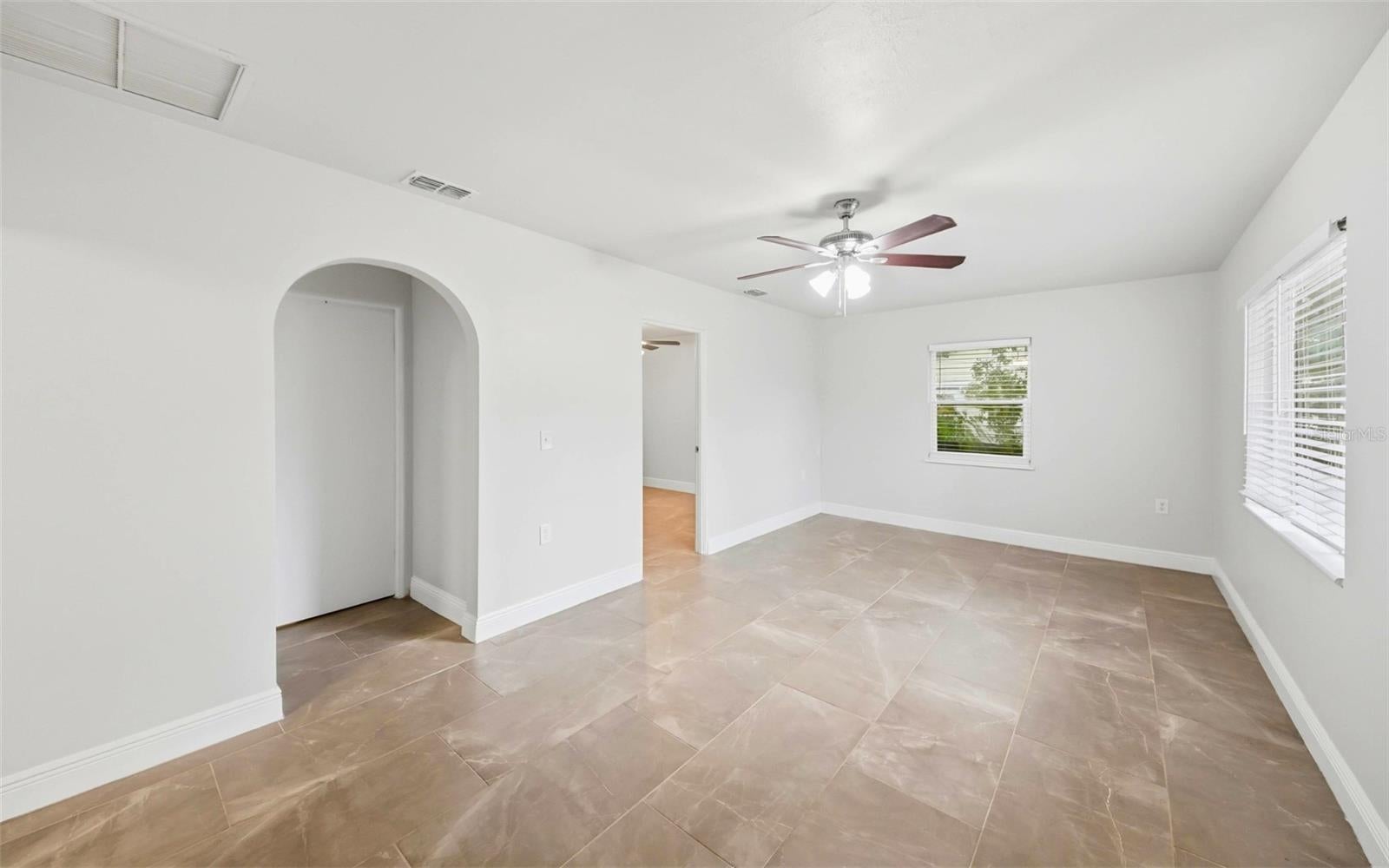 1715 SUNSET DRIVE