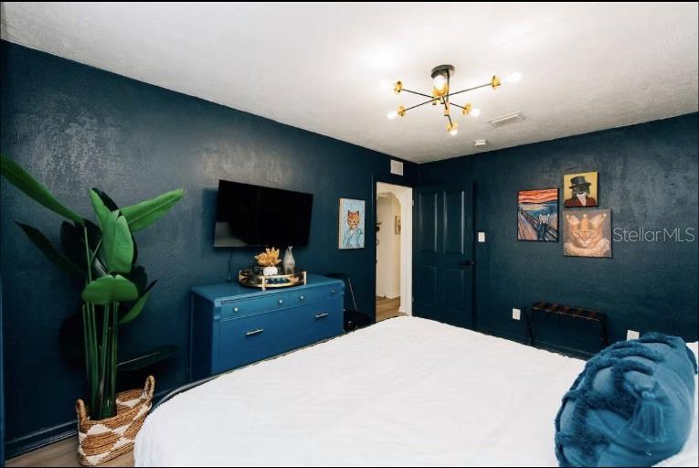 SUBURB ROYAL - Residential Lease