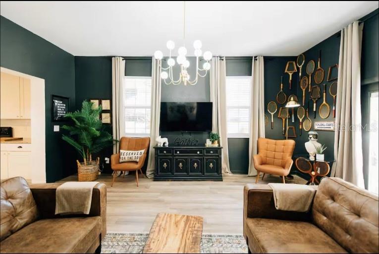 SUBURB ROYAL - Residential Lease