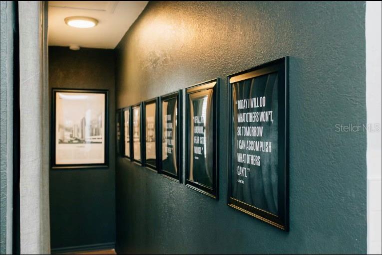 SUBURB ROYAL - Residential Lease