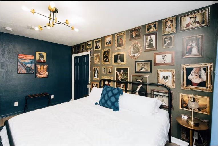 SUBURB ROYAL - Residential Lease