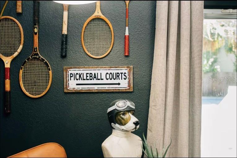 SUBURB ROYAL - Residential Lease