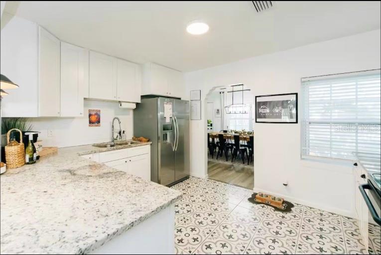 SUBURB ROYAL - Residential Lease