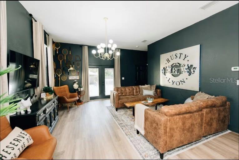 SUBURB ROYAL - Residential Lease