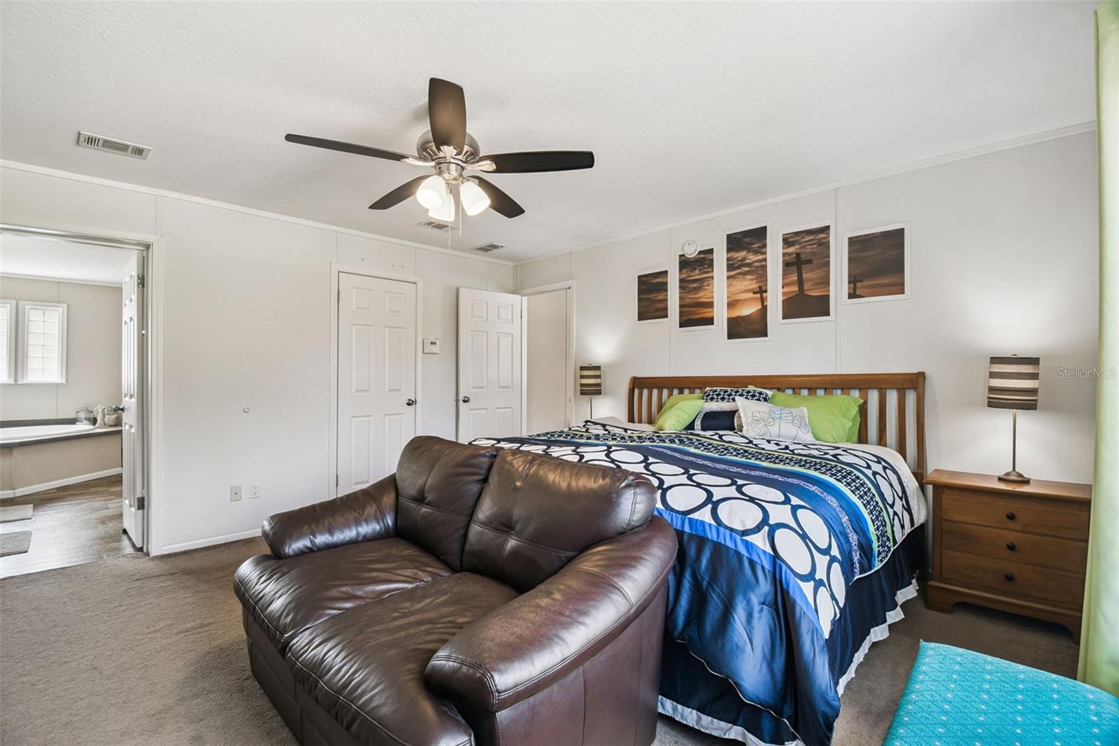 ROYAL HILLS - Residential