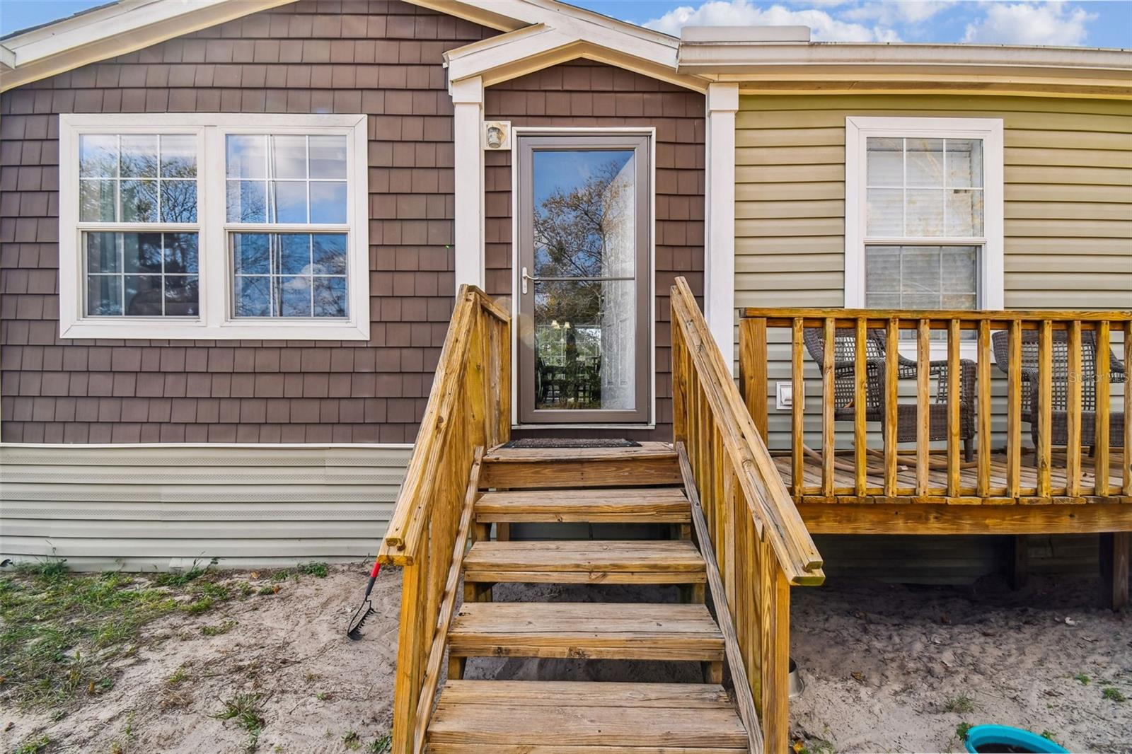 ROYAL HILLS - Residential