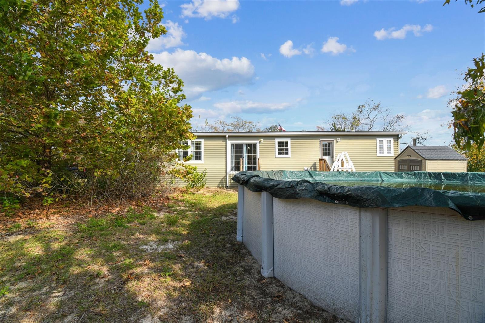 ROYAL HILLS - Residential