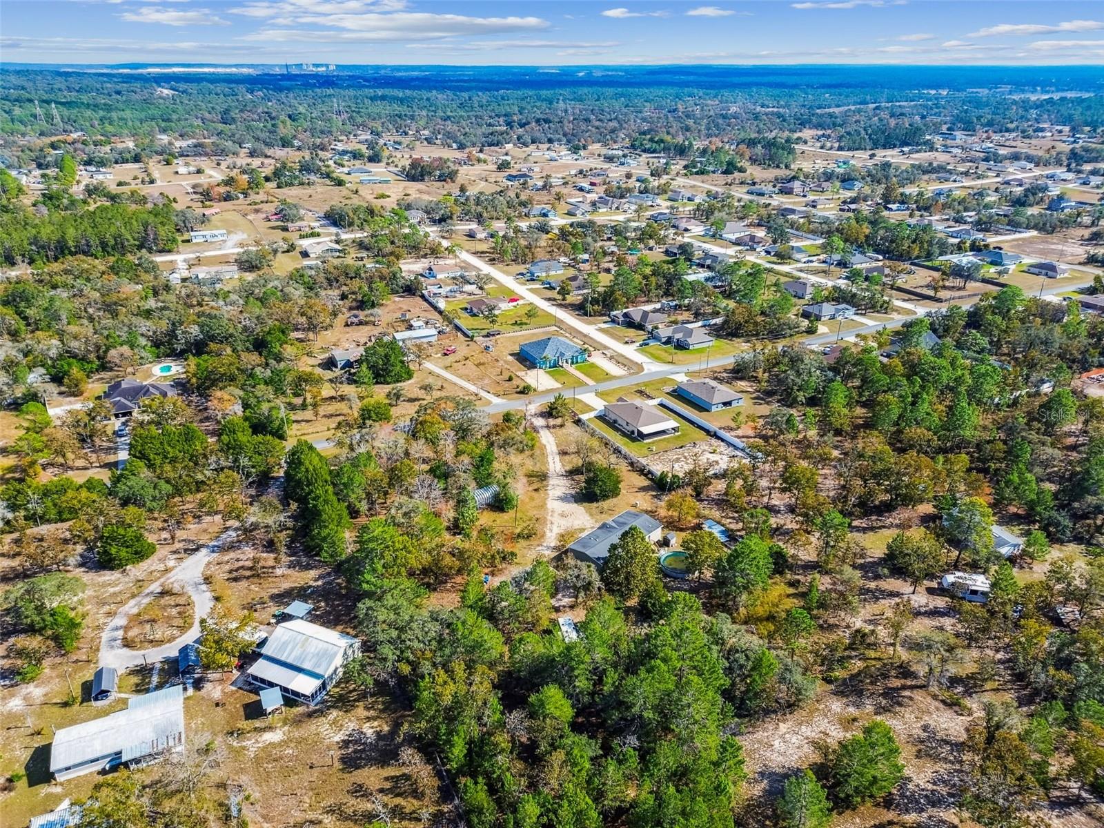 ROYAL HILLS - Residential