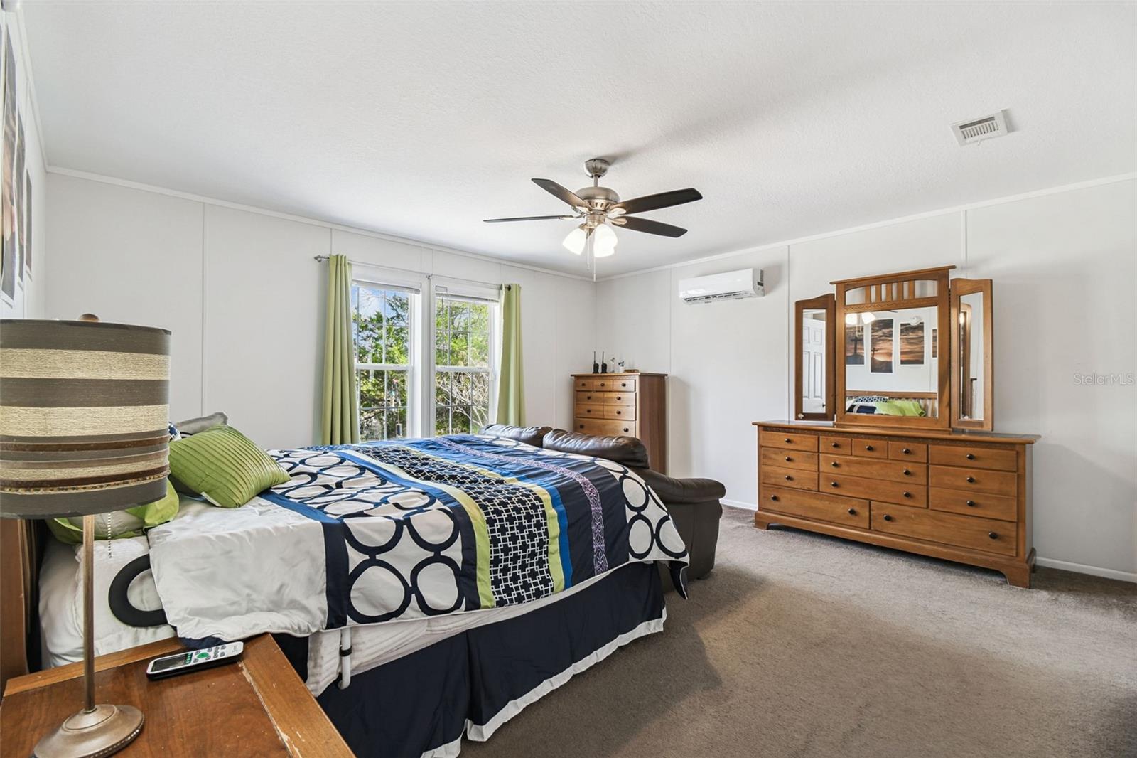 ROYAL HILLS - Residential