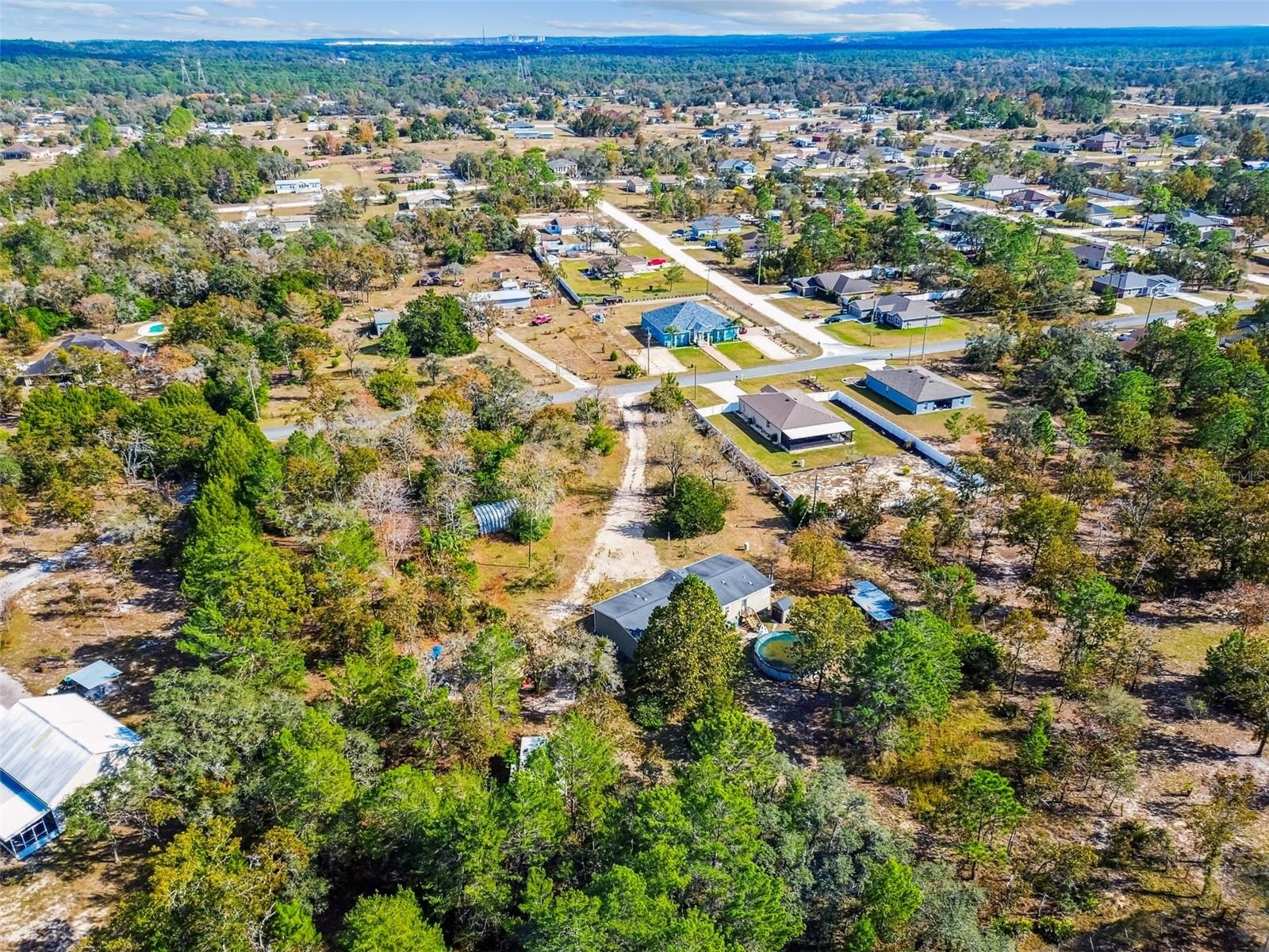 ROYAL HILLS - Residential