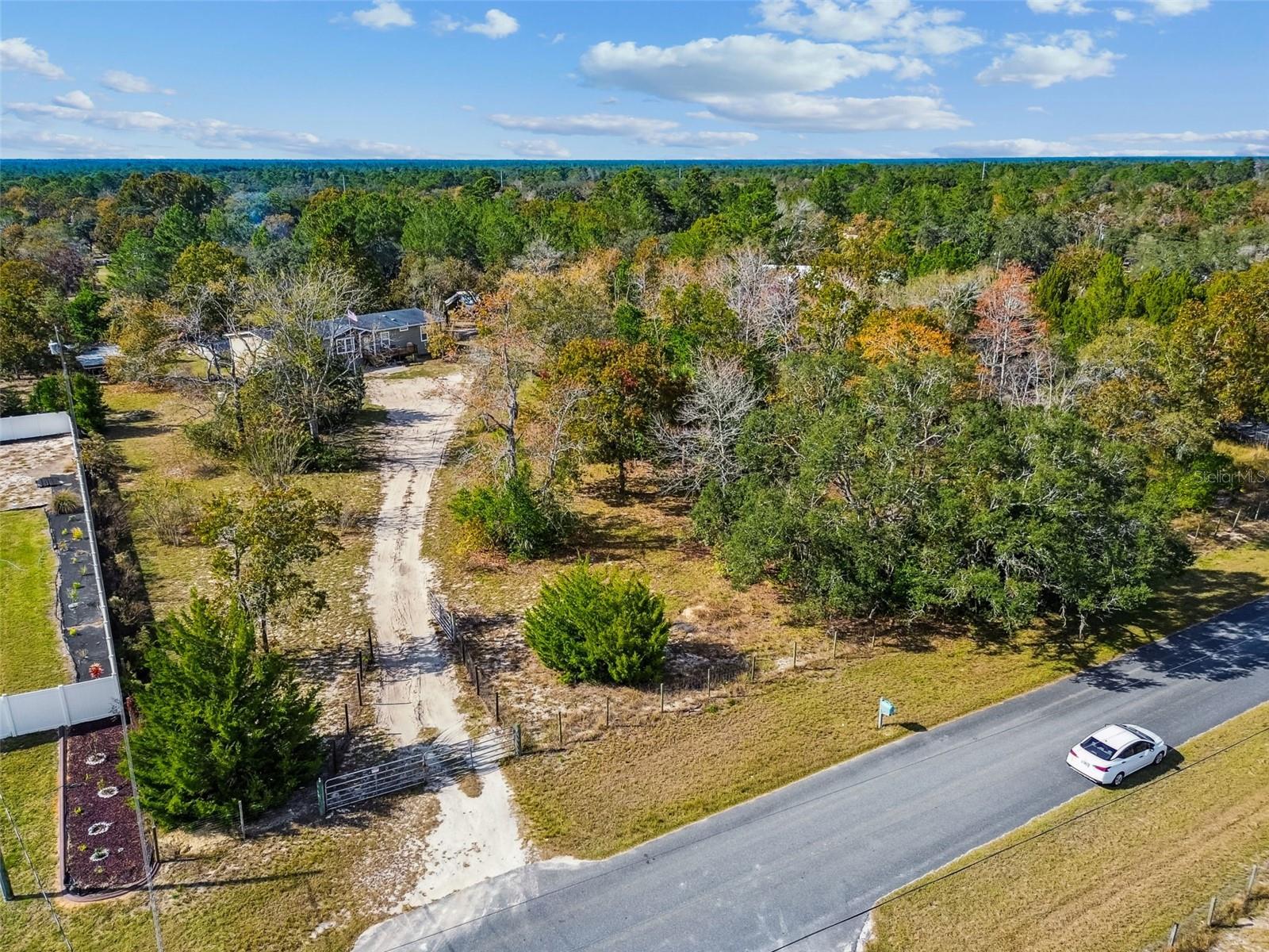 ROYAL HILLS - Residential