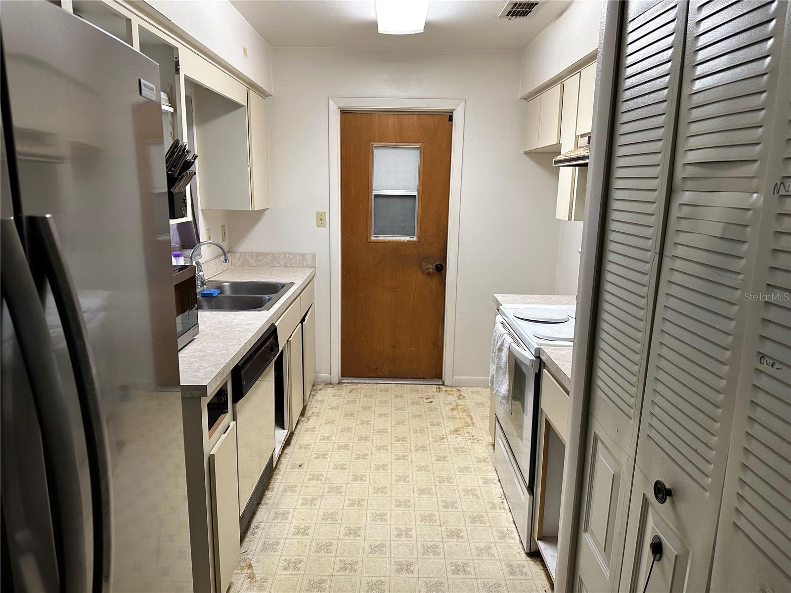 EUSTIS CRICKET LAKE VILLAGE SUB - Residential