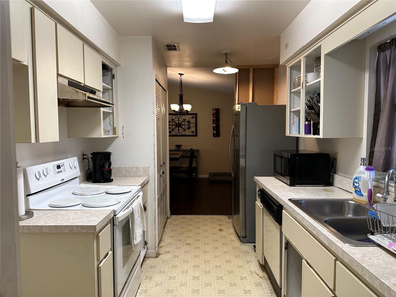 EUSTIS CRICKET LAKE VILLAGE SUB - Residential