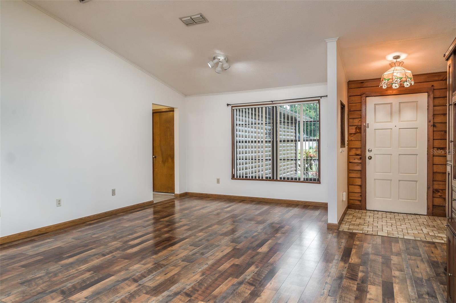 4107 ROBIN WAY