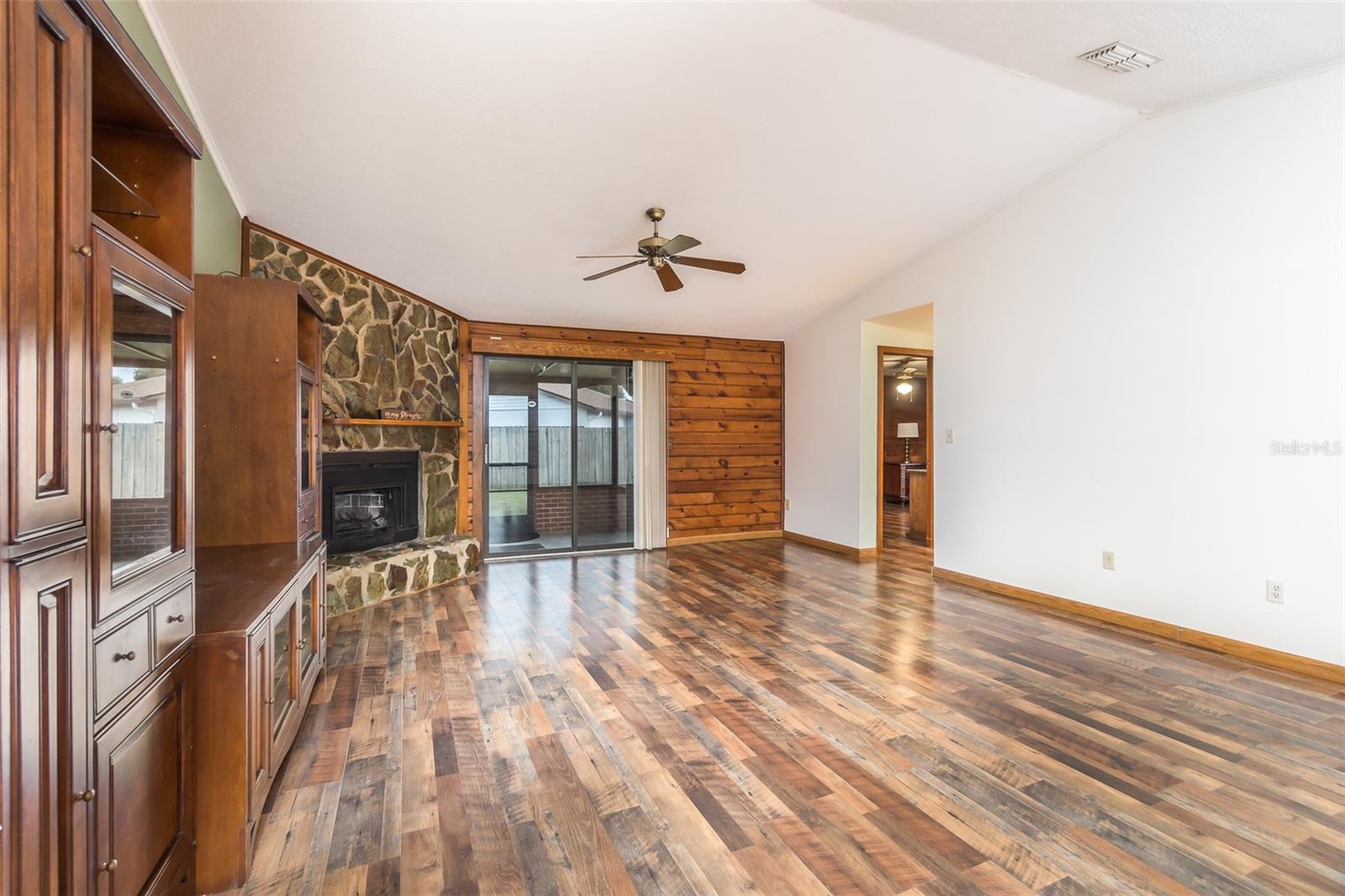 4107 ROBIN WAY