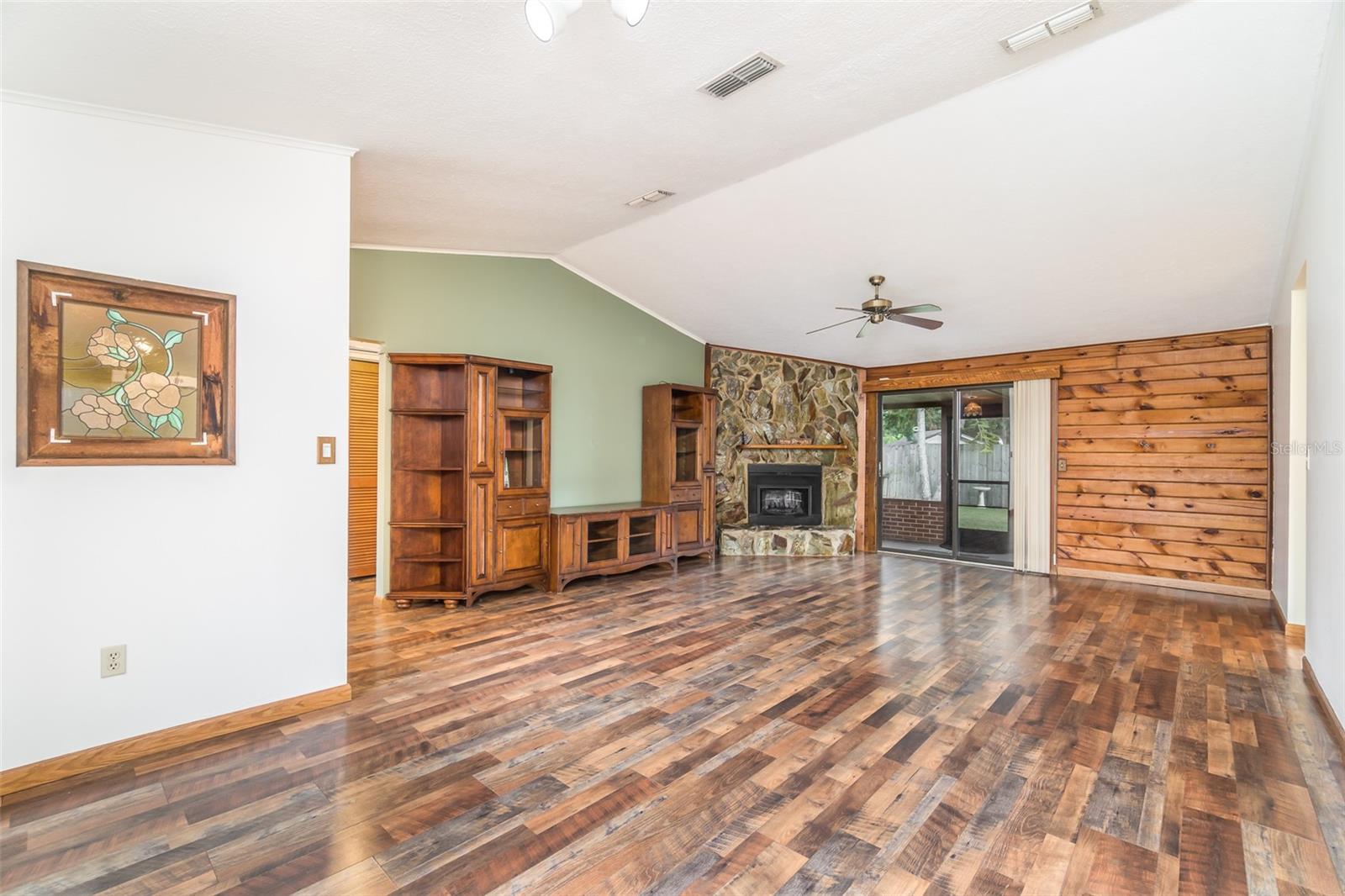 4107 ROBIN WAY