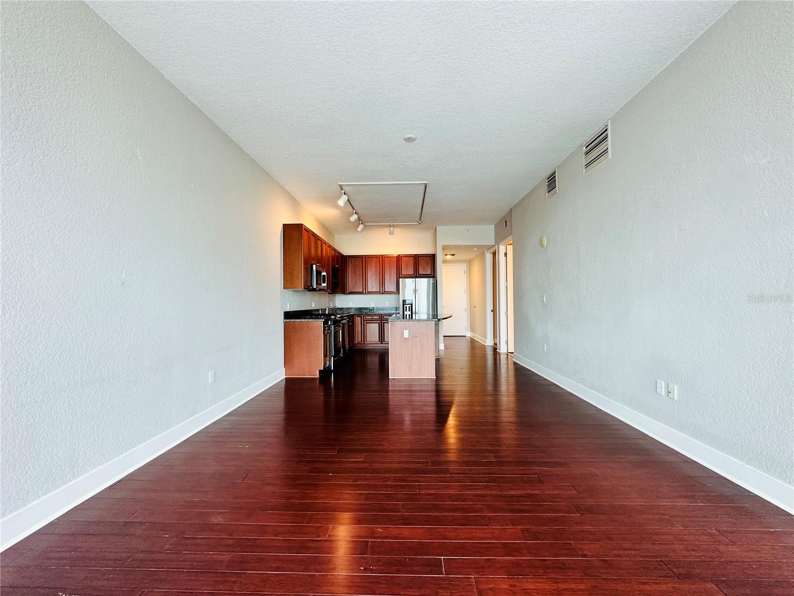 VUE/LK EOLA - Residential Lease