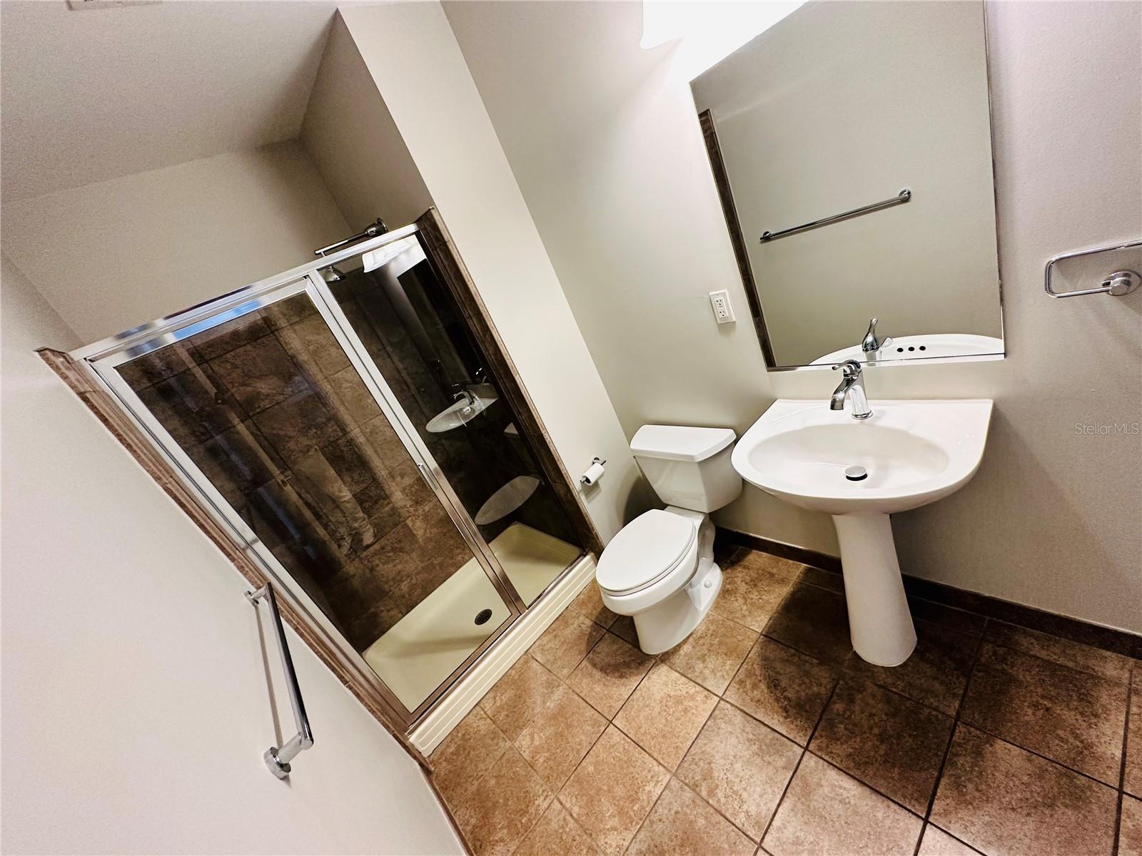 VUE/LK EOLA - Residential Lease