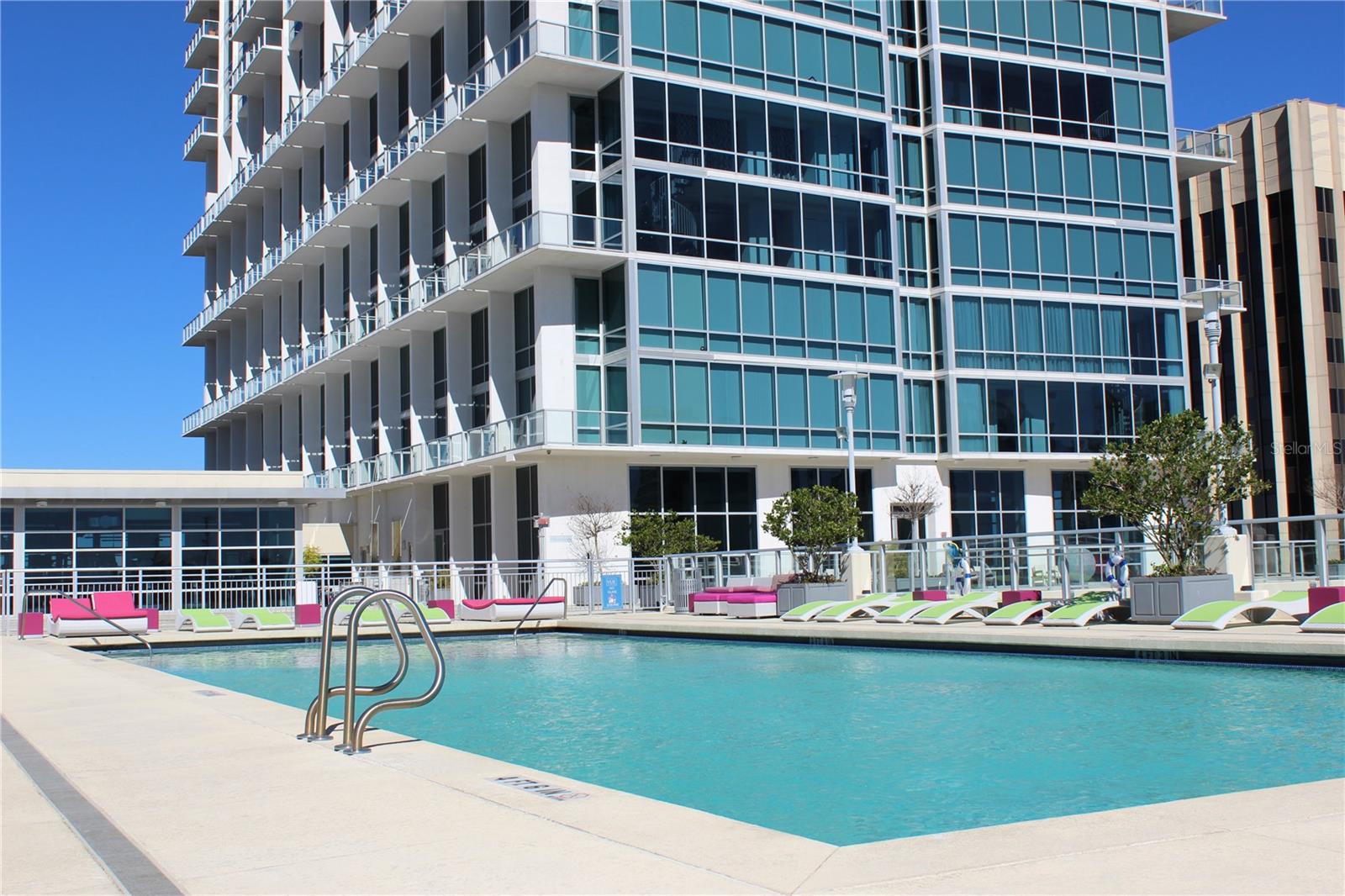 VUE/LK EOLA - Residential Lease