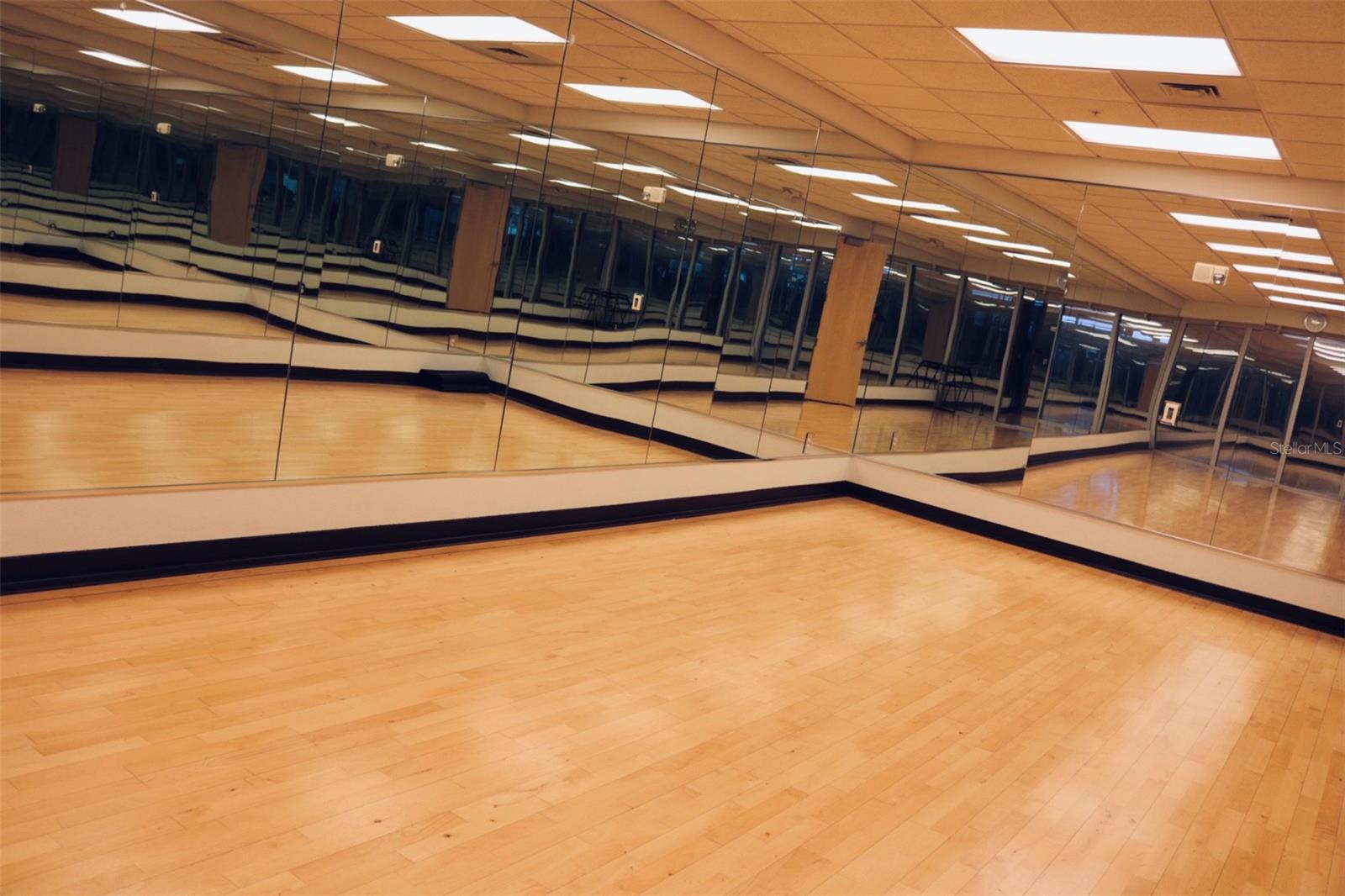 VUE/LK EOLA - Residential Lease