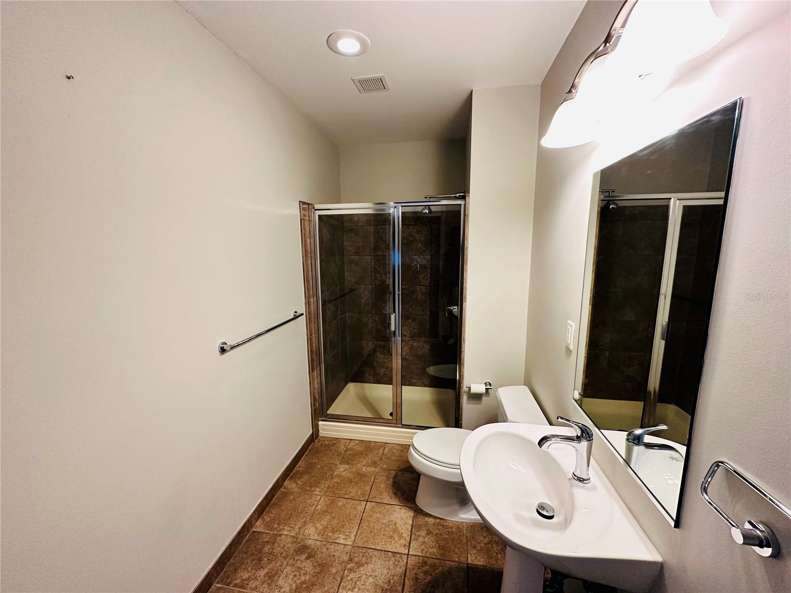 VUE/LK EOLA - Residential Lease