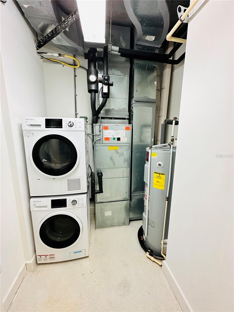 VUE/LK EOLA - Residential Lease