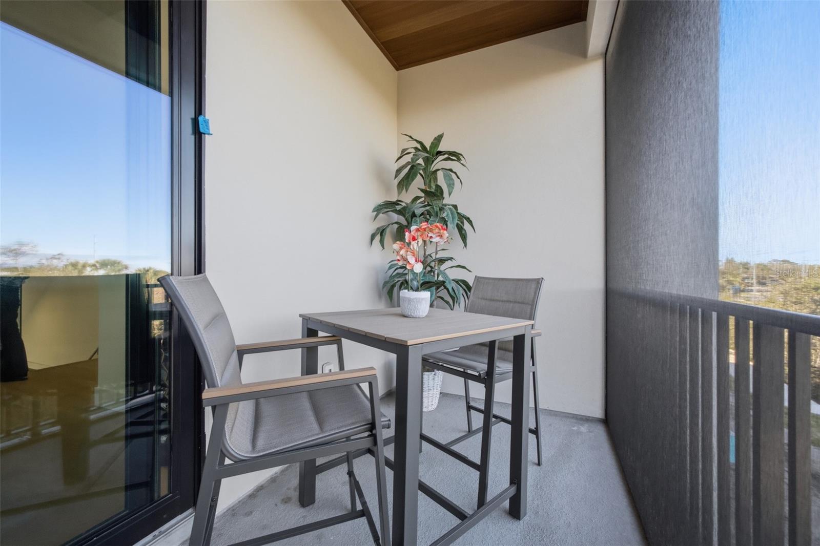 AQUA RESERVE TOWNHOMES - Residential