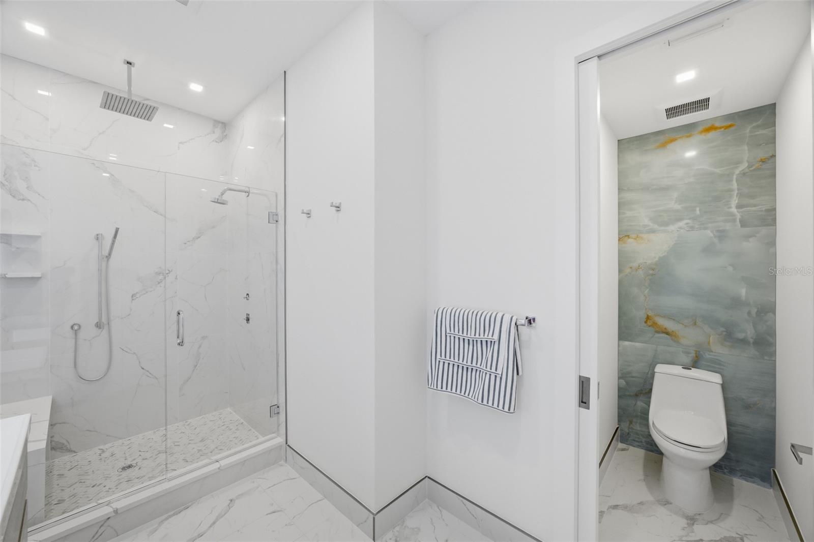 AQUA RESERVE TOWNHOMES - Residential